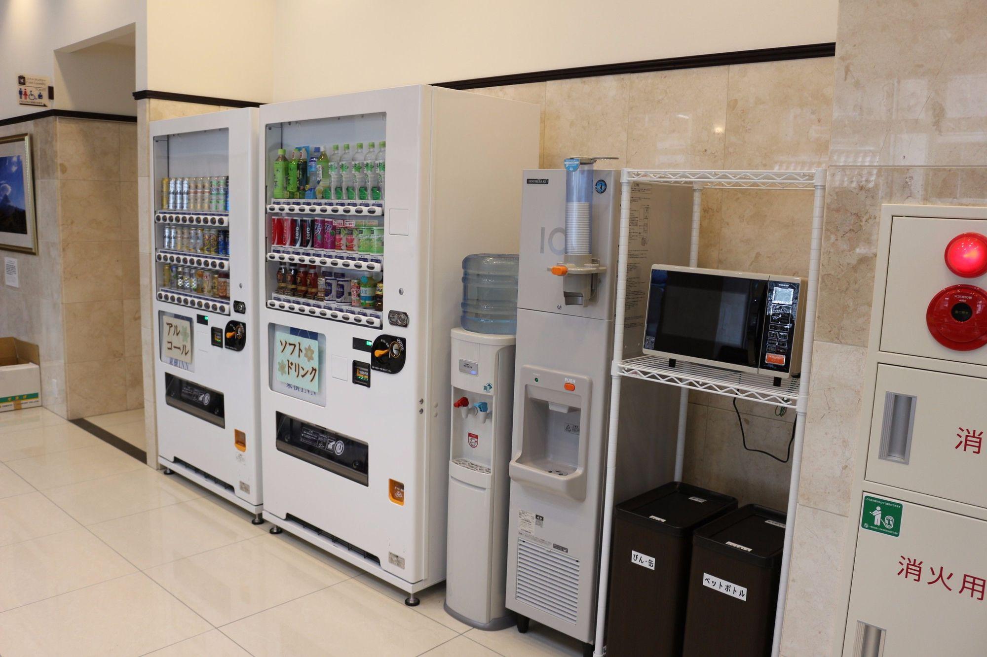Toyoko Inn Tokyo Eki Yaesu Kita Guchi Zewnętrze zdjęcie