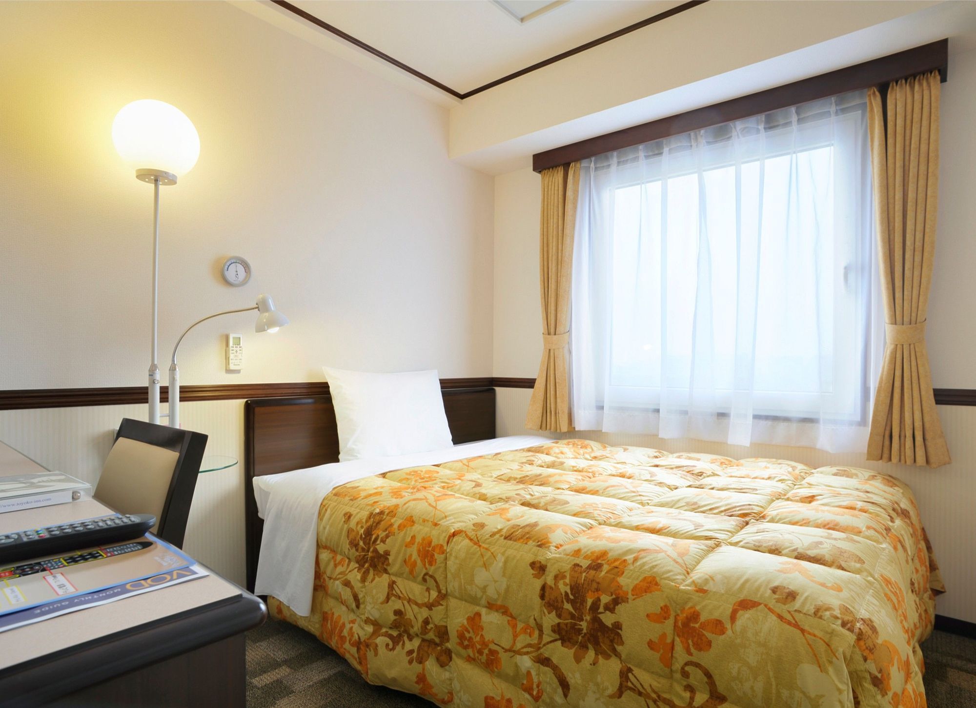 Toyoko Inn Tokyo Eki Yaesu Kita Guchi Zewnętrze zdjęcie
