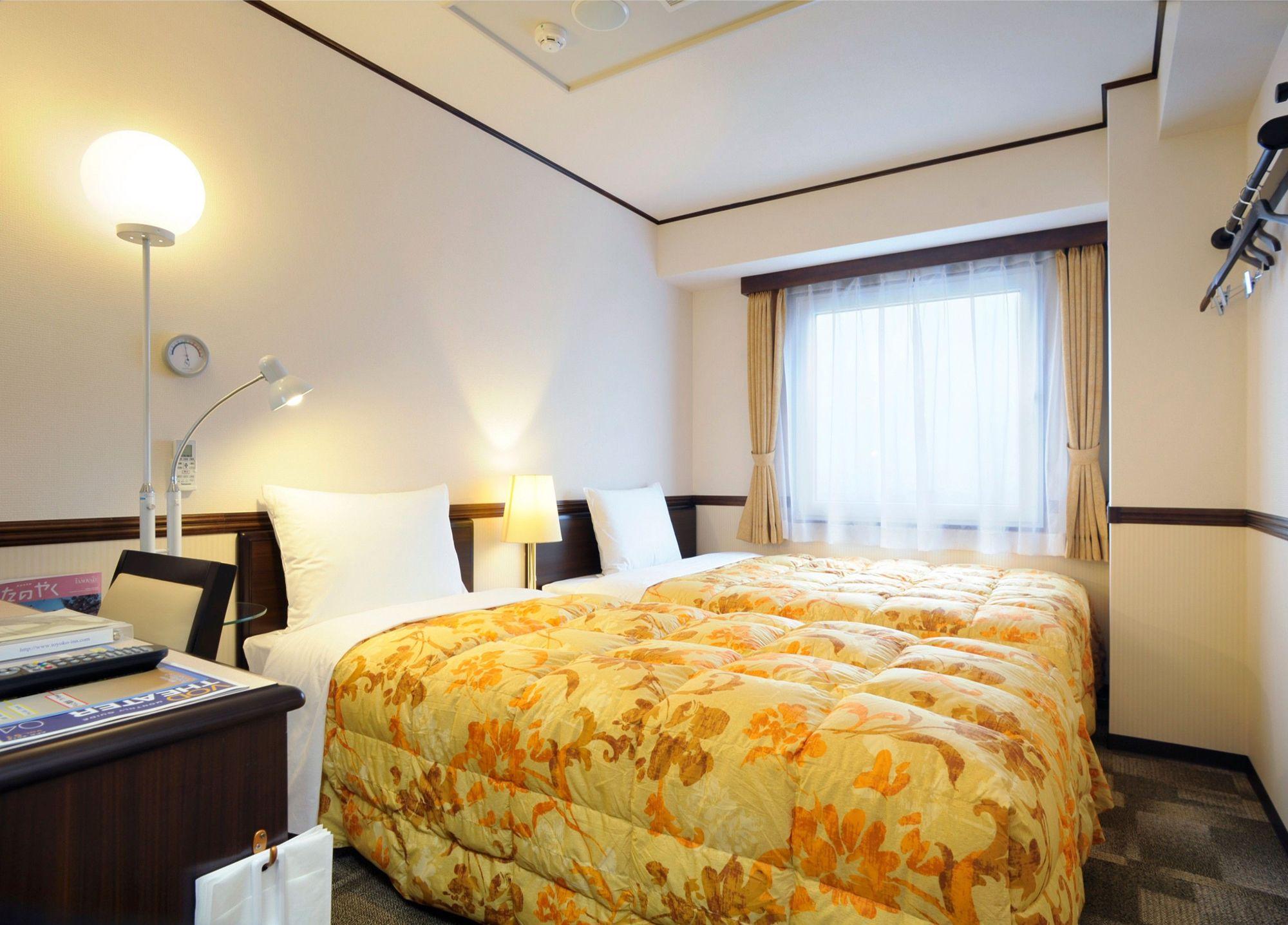 Toyoko Inn Tokyo Eki Yaesu Kita Guchi Zewnętrze zdjęcie